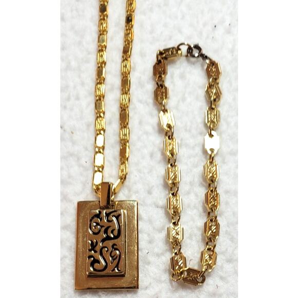Signed High End 18 KGP Gold Necklace Bracelet Paisley Pendant Detailed Chain - Picture 1 of 9
